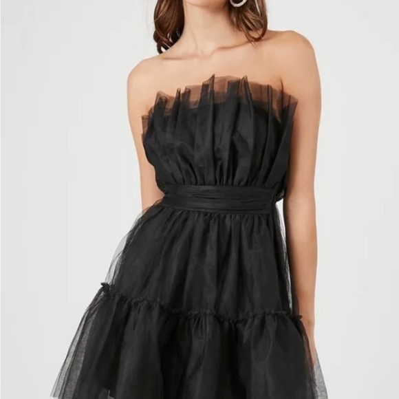 Forever 21 Dresses & Skirts - Elegant Black Strapless Dress